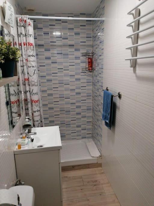 Sebastian Elcano, Apartamento Para 2 Con Terraza, Metro Embajadores مدريد المظهر الخارجي الصورة