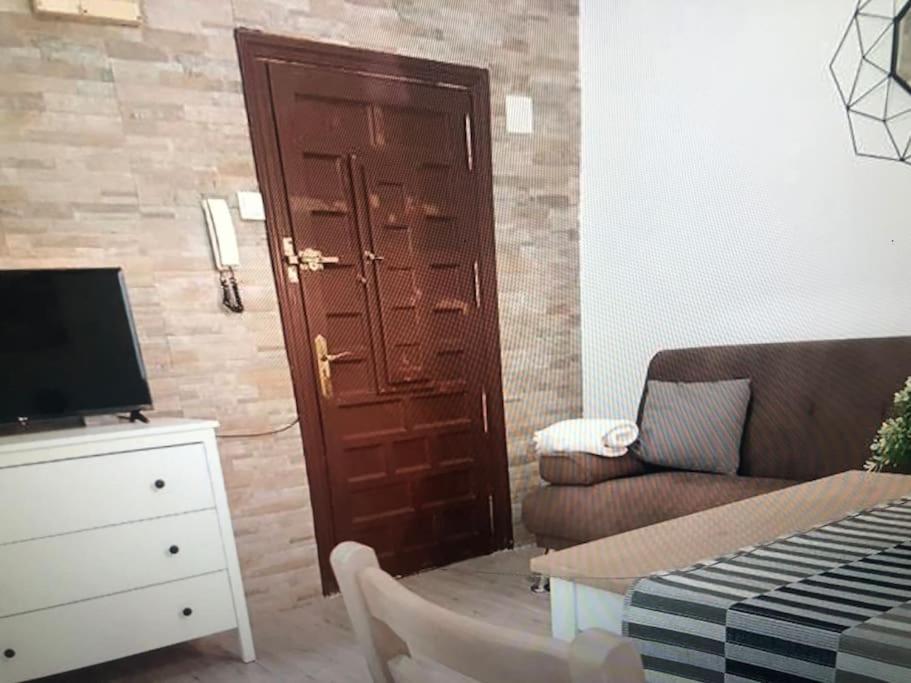 Sebastian Elcano, Apartamento Para 2 Con Terraza, Metro Embajadores مدريد المظهر الخارجي الصورة